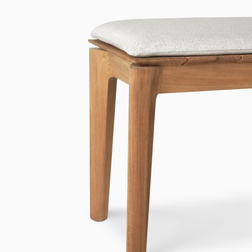 10381 Bokoutdoorbench137 teak OffWhitefabric det1 cut HQ