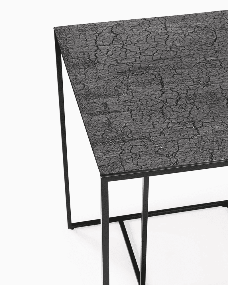 25914 Triptic side table lava black det01 cut web