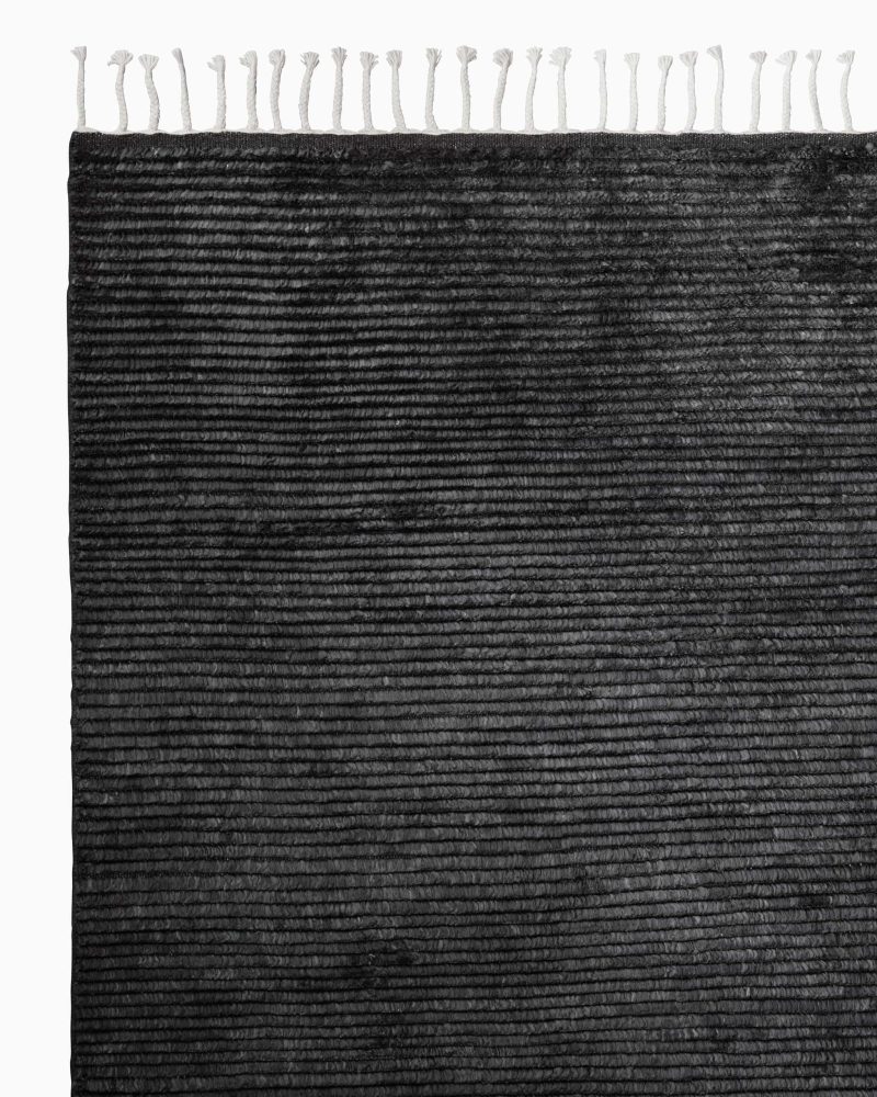 Armadillo 22 Malawi Graphite corner