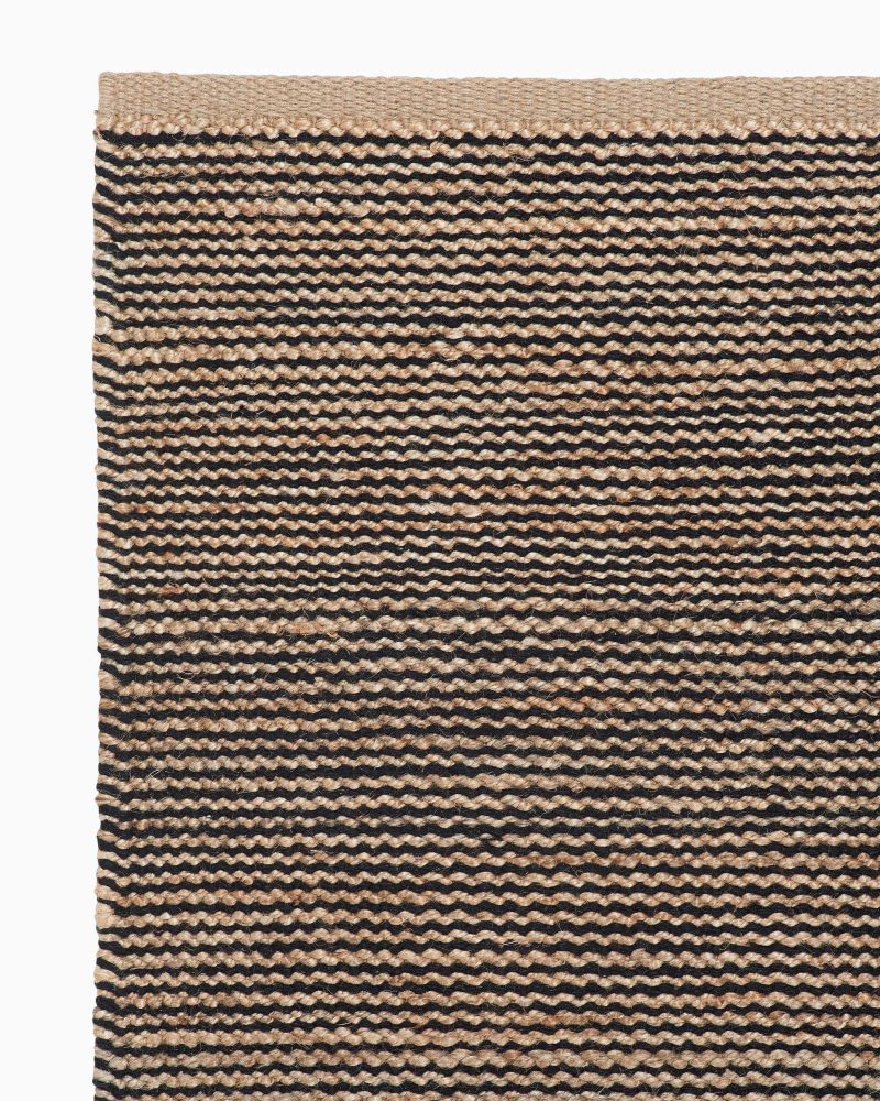 Armadillo Rugs Nook Drift Natural Black Corner