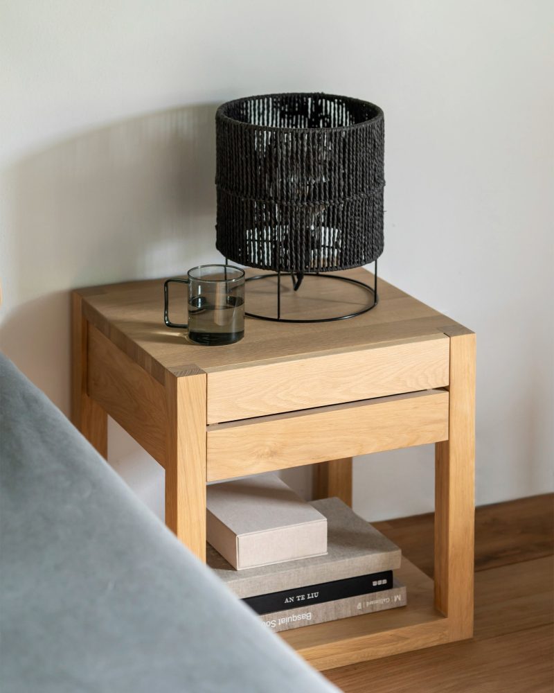 azur bedside table 1